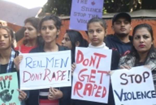 एमएचए ने नए दिशानिर्देश जारी किए, महिलाओं के खिलाफ अपराध में पुलिस कार्रवाई अनिवार्य एमएचए ने नए दिशानिर्देश जारी किए, महिलाओं के खिलाफ अपराध में पुलिस कार्रवाई अनिवार्य